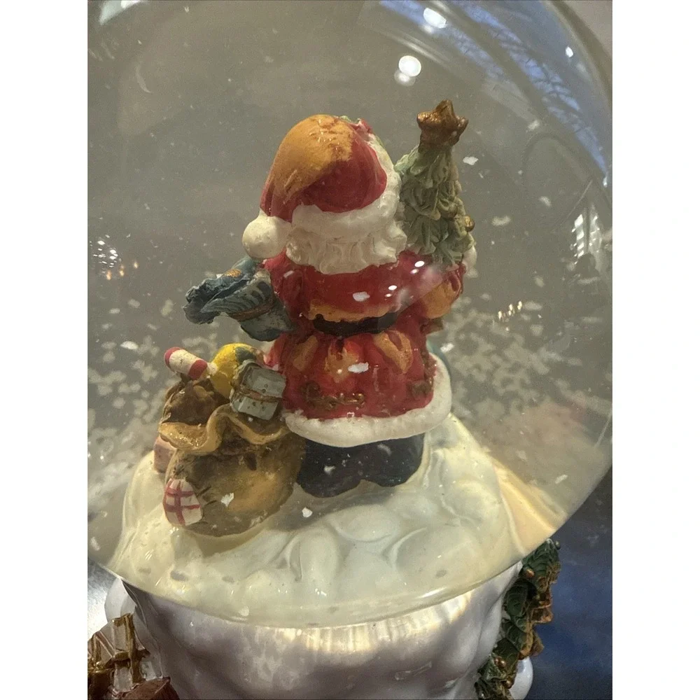 Santa Snow Globe Musical -